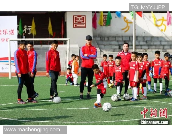 小球迷心中的足球明星梦想与成长之路探秘